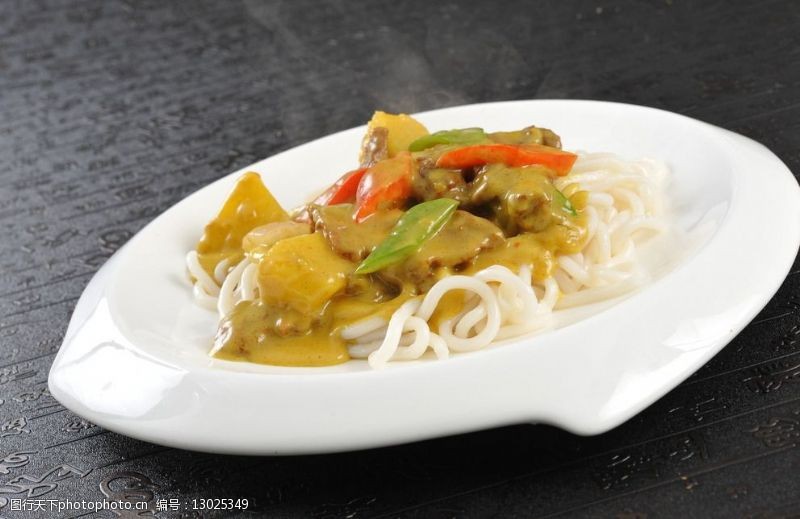 咖喱牛肉面图片素材