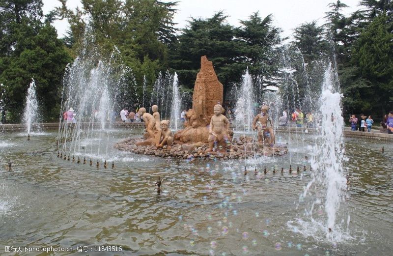 雕塑喷泉青岛中山公园图片