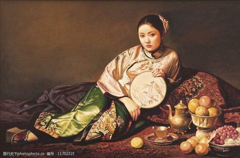 中国现代人物持扇子的女人图片