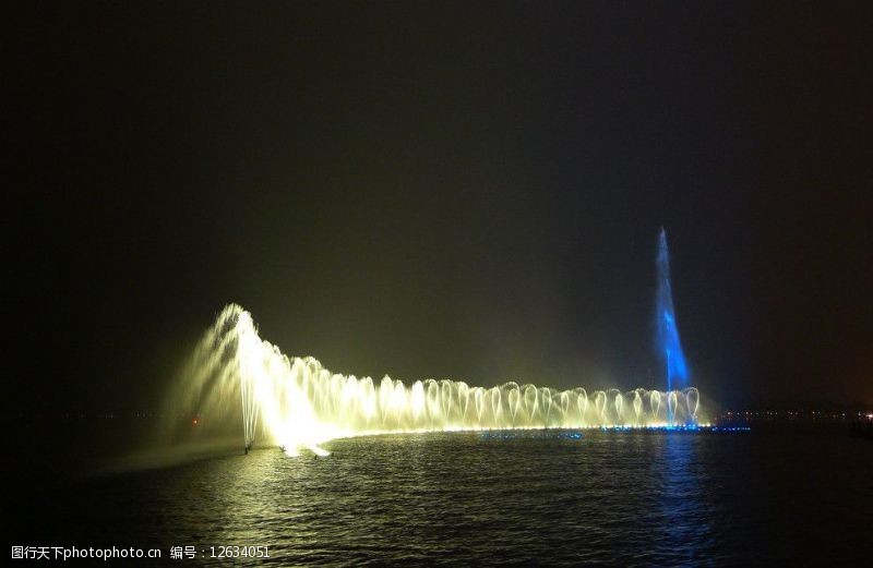 喷泉灯光音乐喷泉杭州西湖图片