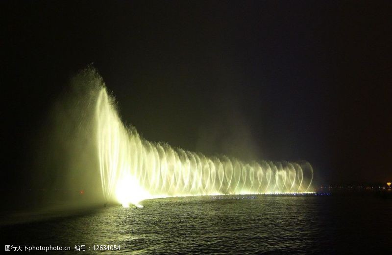 喷泉灯光音乐喷泉杭州西湖图片