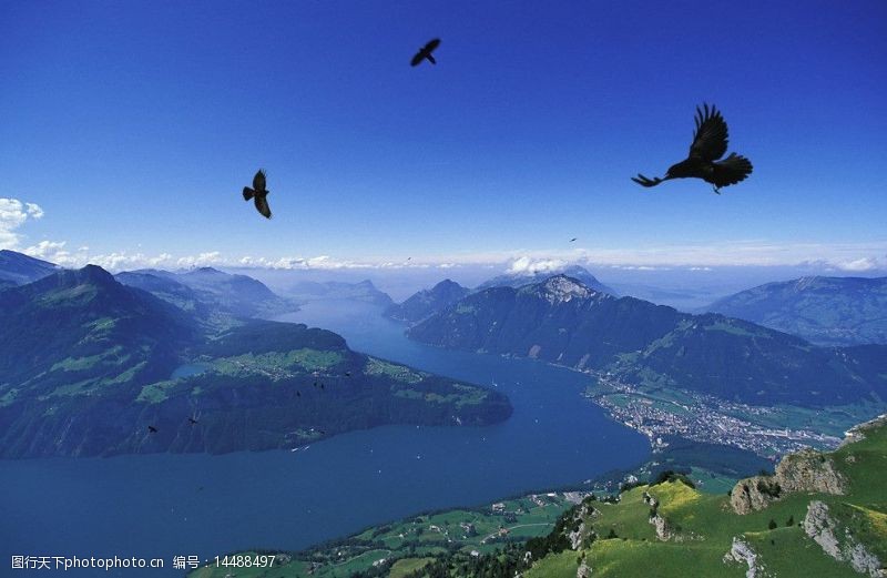瑞士琉森湖畔俯瞰图片
