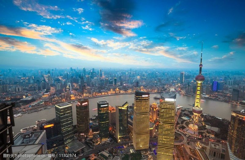 鸟瞰城市上海陆家嘴地标建筑物图片