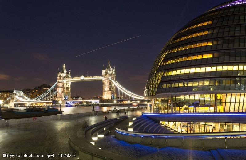 世界著名建筑市政厅和伦敦塔桥图片