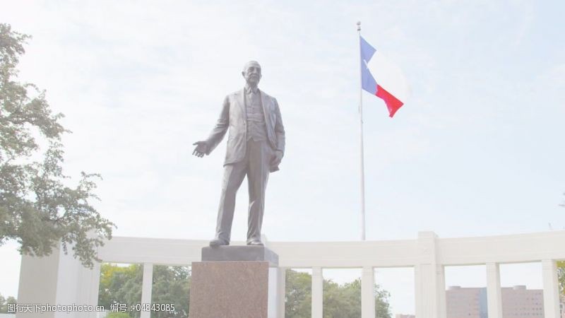 f免费下载在达拉斯乔治B.迪利雕像和德克萨斯国旗4K超高清视频免费下载