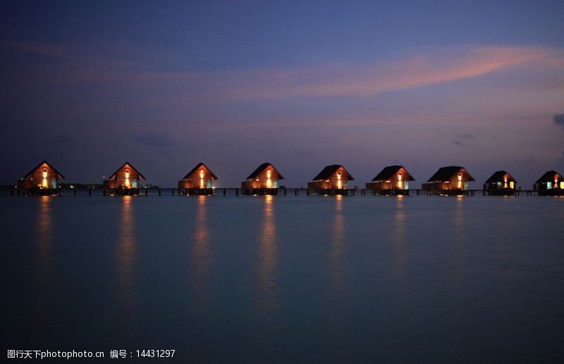 建筑夜景外观马尔代夫图片