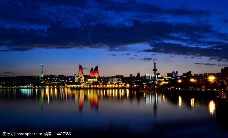建筑夜景外观阿塞拜疆巴库夜景图片