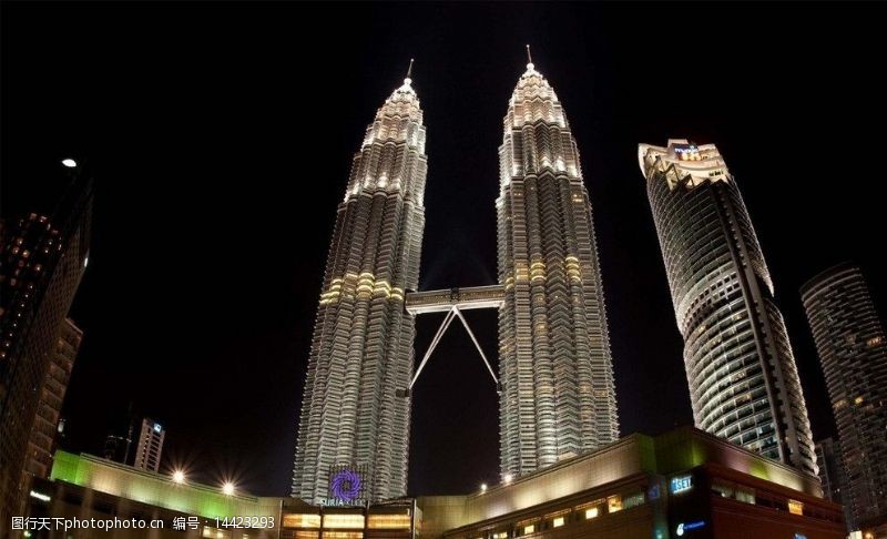 建筑夜景外观吉隆坡雙子塔夜景图片
