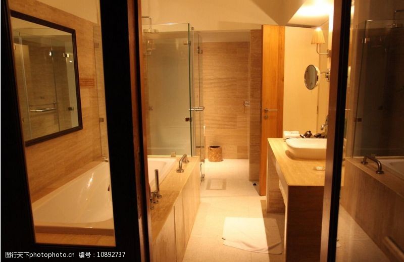 透明玻璃浴缸马尔代夫透明浴室图片